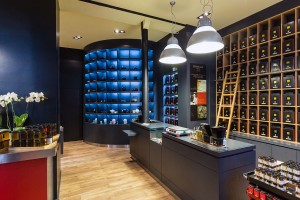 Exemple percutant d'une boutique designée par In'Pulsion pour Damman Frères. Un agencement boutique optimal