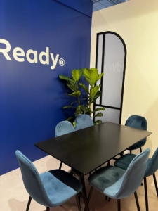 Stand sur mesure d'Allianz, réalisé par In'Pulsion, standiste Paris, pour le salon Batimat 2022