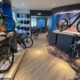 In'Pulsion signe un bel agencement de boutique pour le magasin Cycles Hors Cadre dans les Yvelines