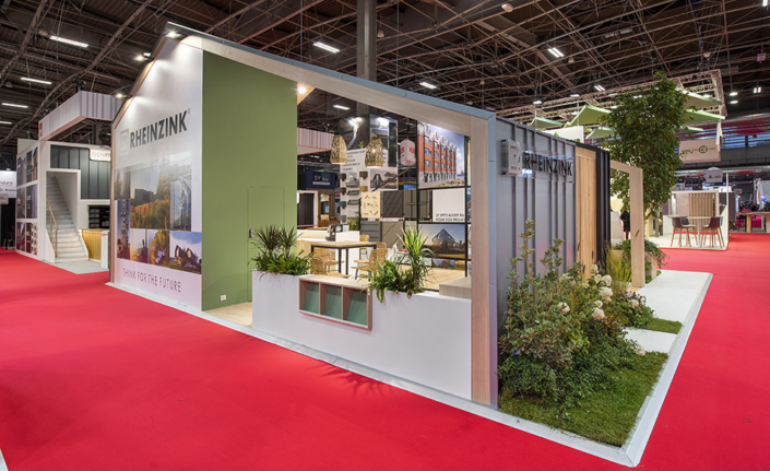 Photo du stand sur mesure Rheinzink, réalisé par In'Pulsion pour le salon BATIMAT 2022