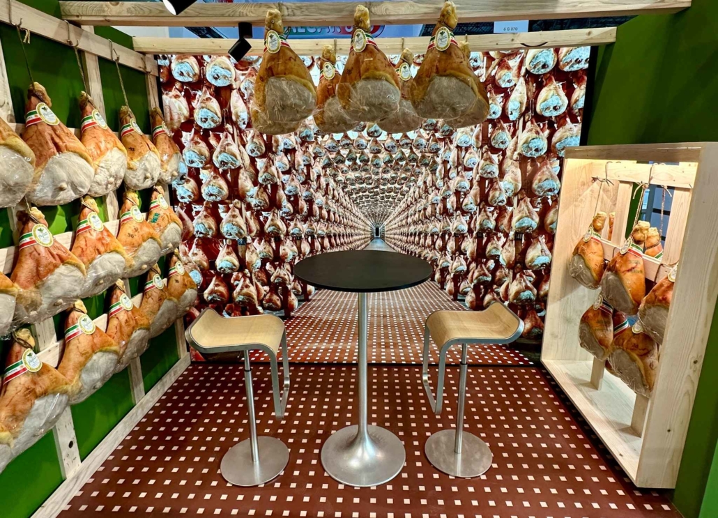 photo du stand sur mesure pour un boucher pour le salon SIRHA réalisé par In'Pulsion