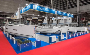 Photo de bateaux Dufour sur un stand sur mesure conçu par In'Pulsion