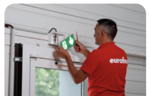 photo d'un technicien EUROFEU, client du standiste In'Pulsion