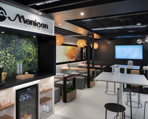 Photo du stand réalisé par le vision In'Pulsion, standiste SFO, pour un Congrès pour la société Menicon