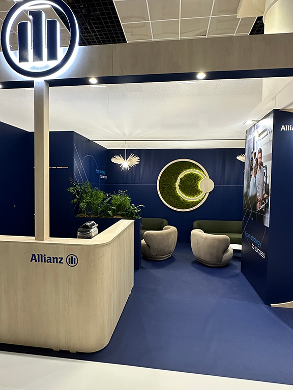 photo d'un aménagement de stand société de conseil réalisé par In'Pulsion pour Allianz, expert en conseil en assurances